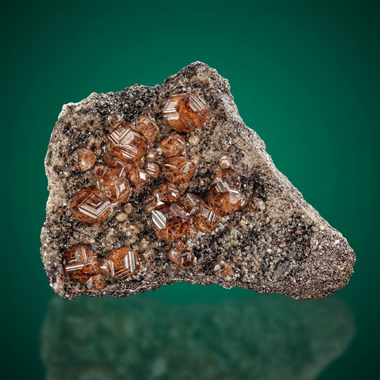 Hessonite-Jeffrey Mine | Asbestos | Québec | Canada